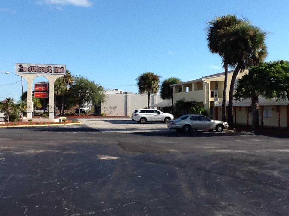 Sunset Inn- Fort Pierce, FL Exterior foto
