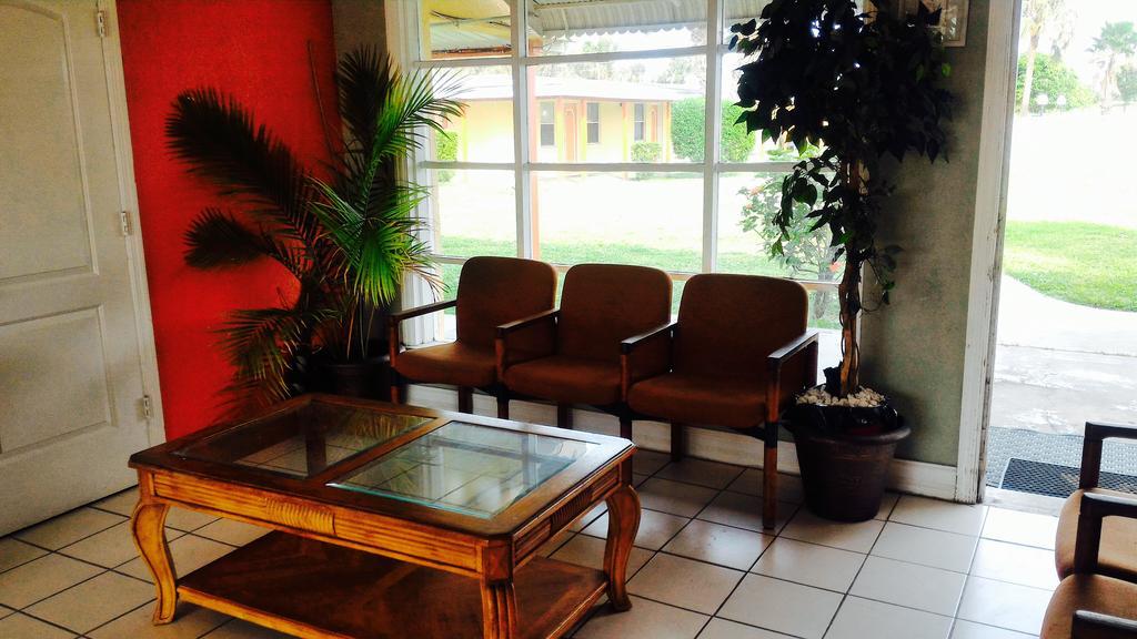 Sunset Inn- Fort Pierce, FL Exterior foto