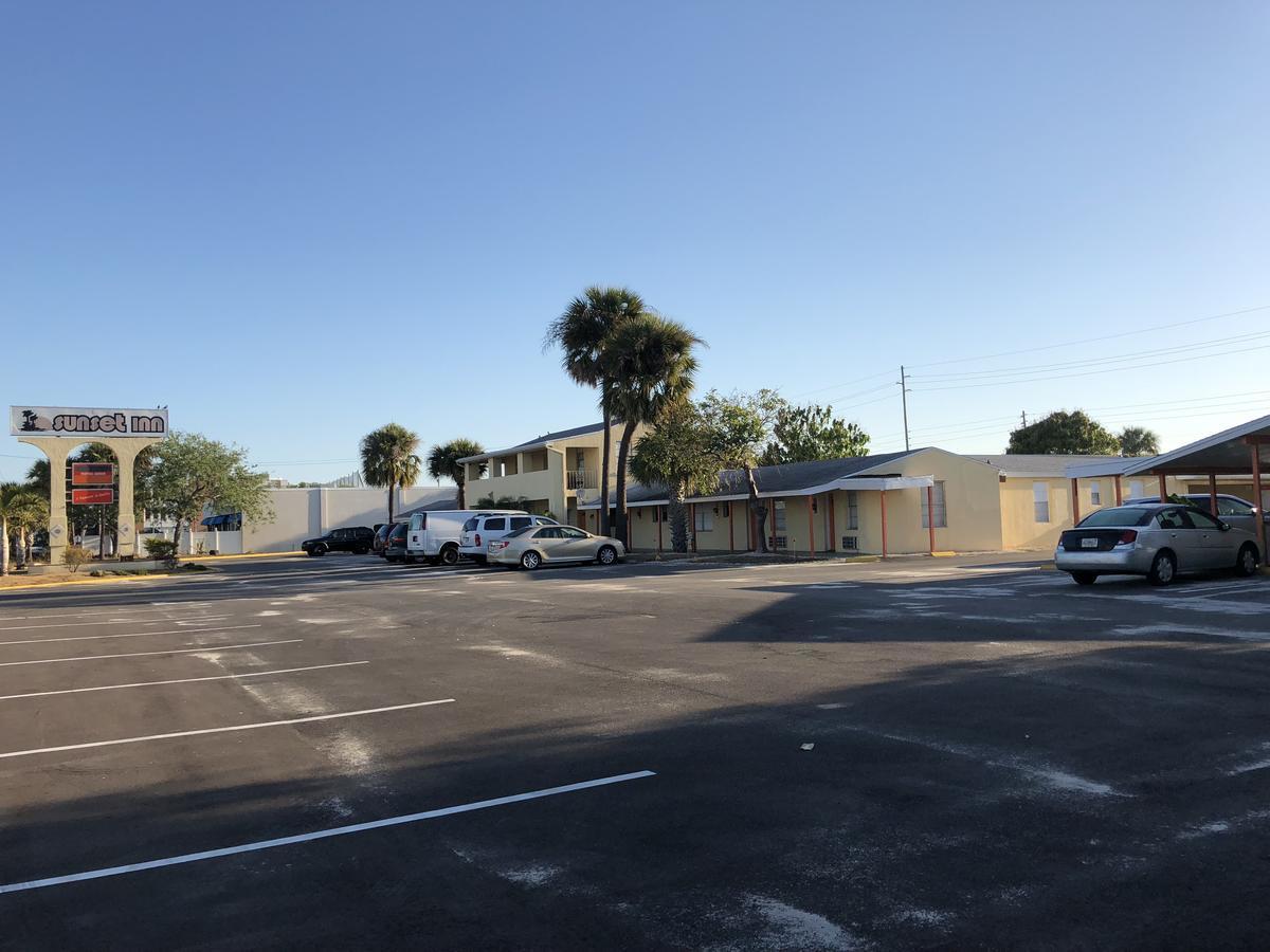 Sunset Inn- Fort Pierce, FL Exterior foto